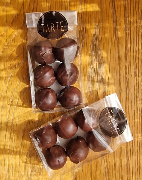 Truffles with salted caramel (6pc)