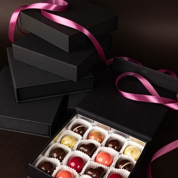 A box of 16 bonbon candies (38 Eur)