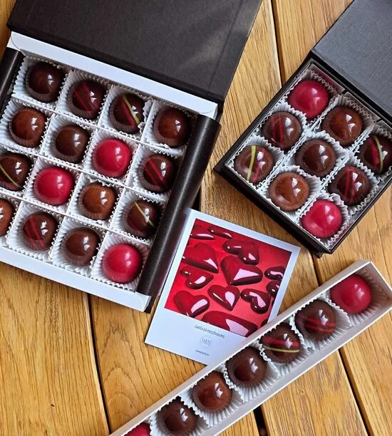 A box of 9 bonbon candies (23 Eur)